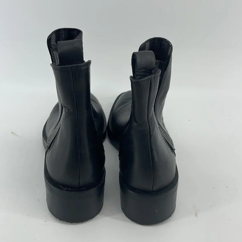 NWOT Zara leather round toe pull on Chelsea boots sz 37